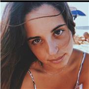 ragazza di 24 anni, diplomata presso liceo classico e laureata in scienze politiche. Da anni impartisco lezioni private di italiano, matematica, storia, geografia, inglese a ragazzi di scuole elementari e medie